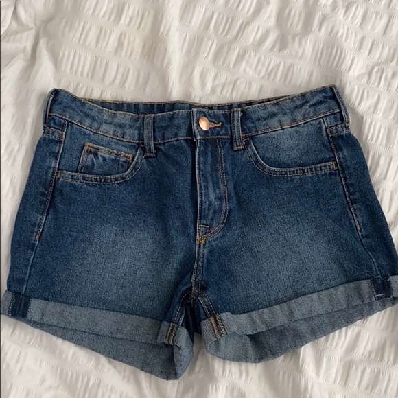 Medium wash denim shorts - Picture 1 of 2